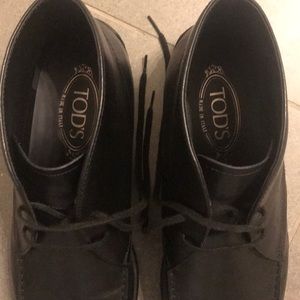 TOD’S Black Chukka Boots
